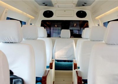 9 Seater Maharaja